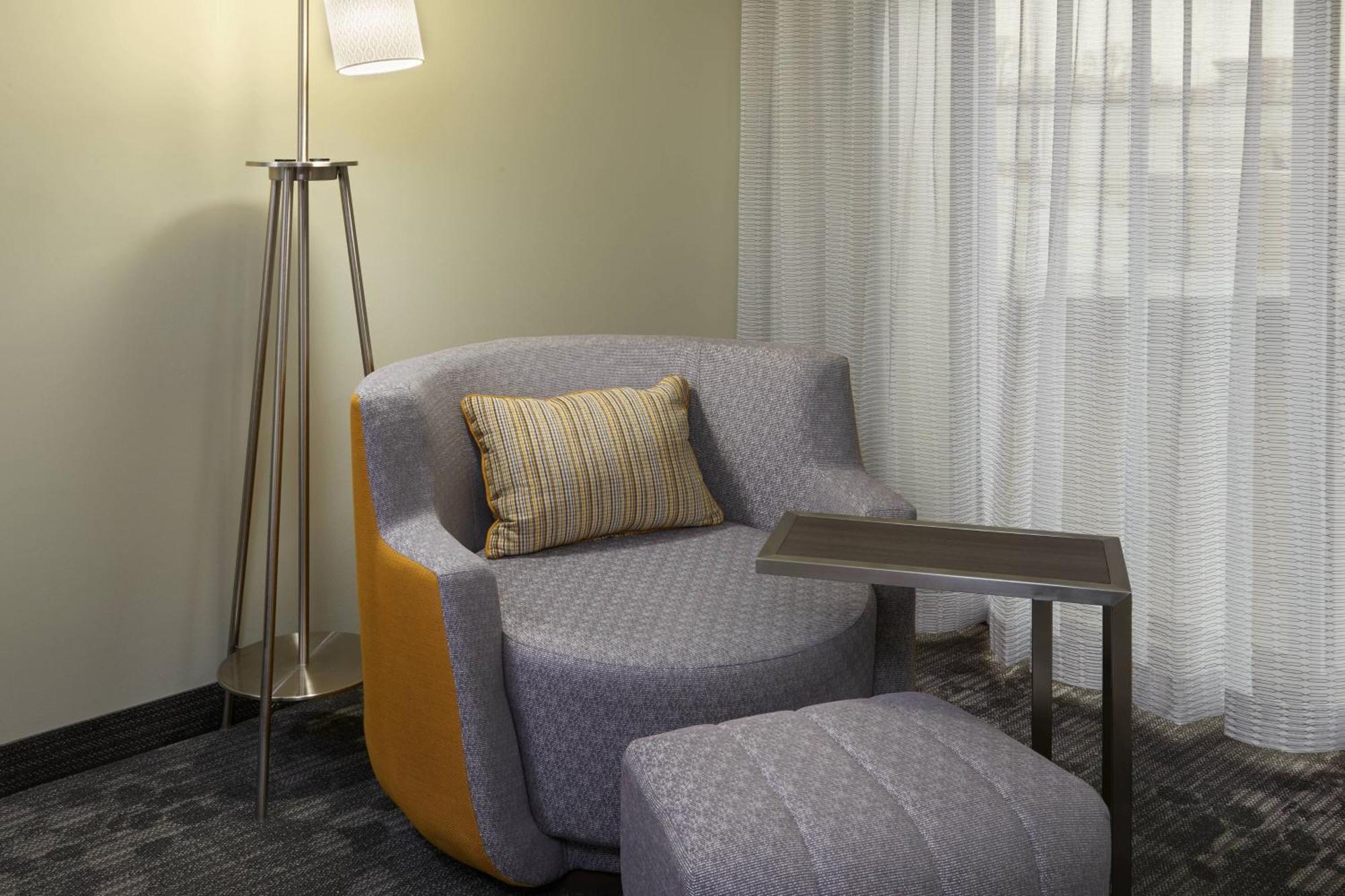 Courtyard By Marriott Oshawa Otel Dış mekan fotoğraf
