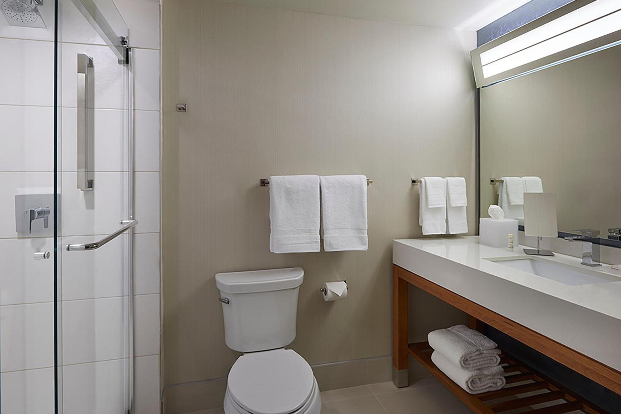 Courtyard By Marriott Oshawa Otel Dış mekan fotoğraf