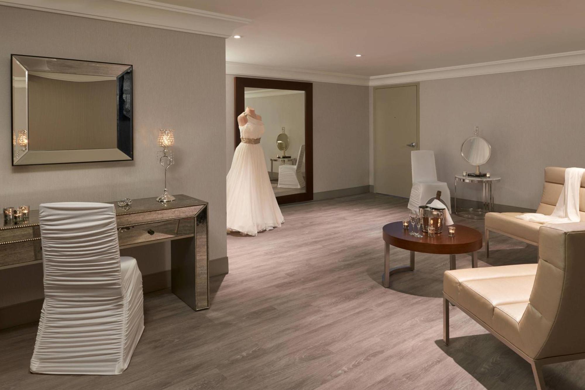 Courtyard By Marriott Oshawa Otel Dış mekan fotoğraf