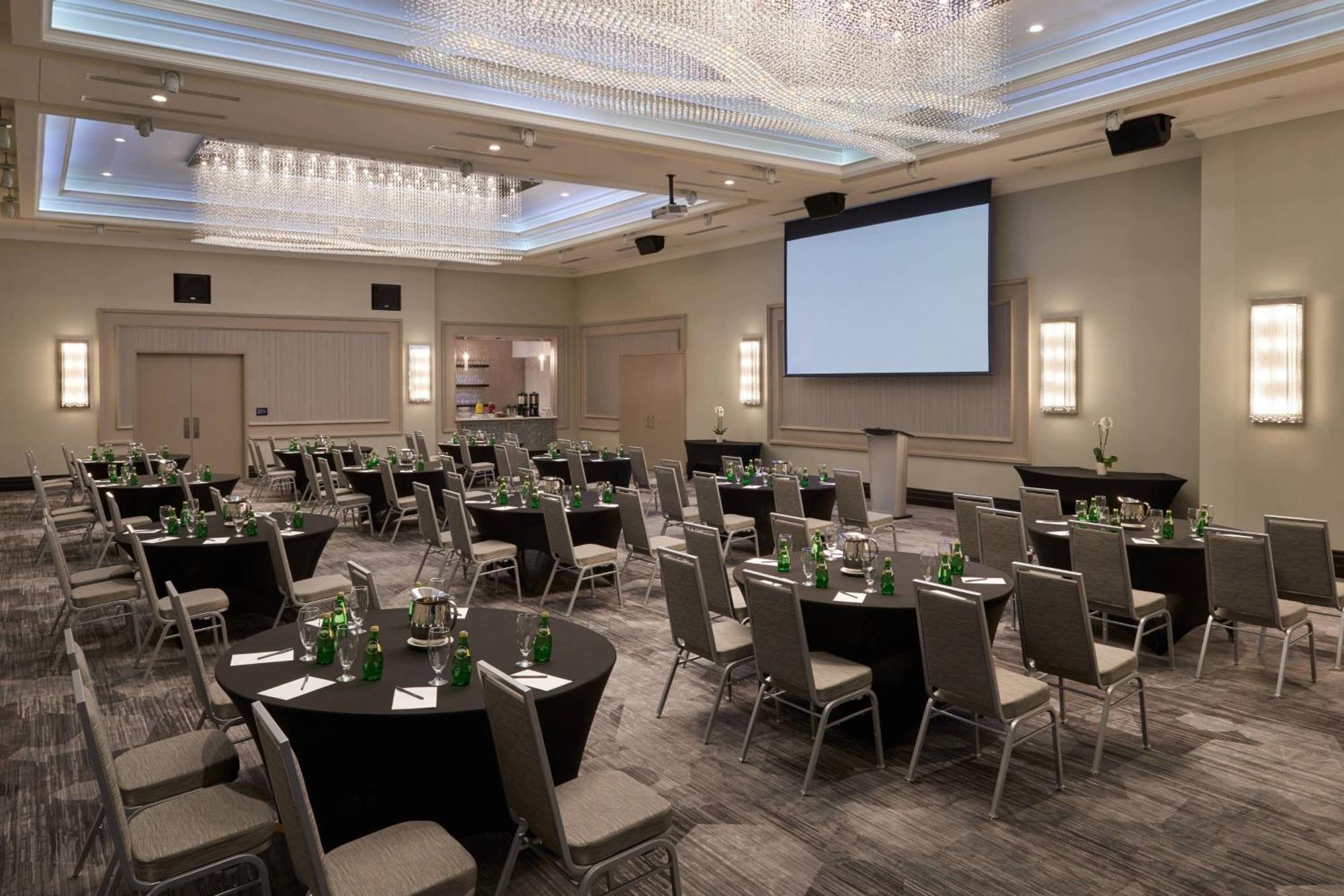 Courtyard By Marriott Oshawa Otel Dış mekan fotoğraf