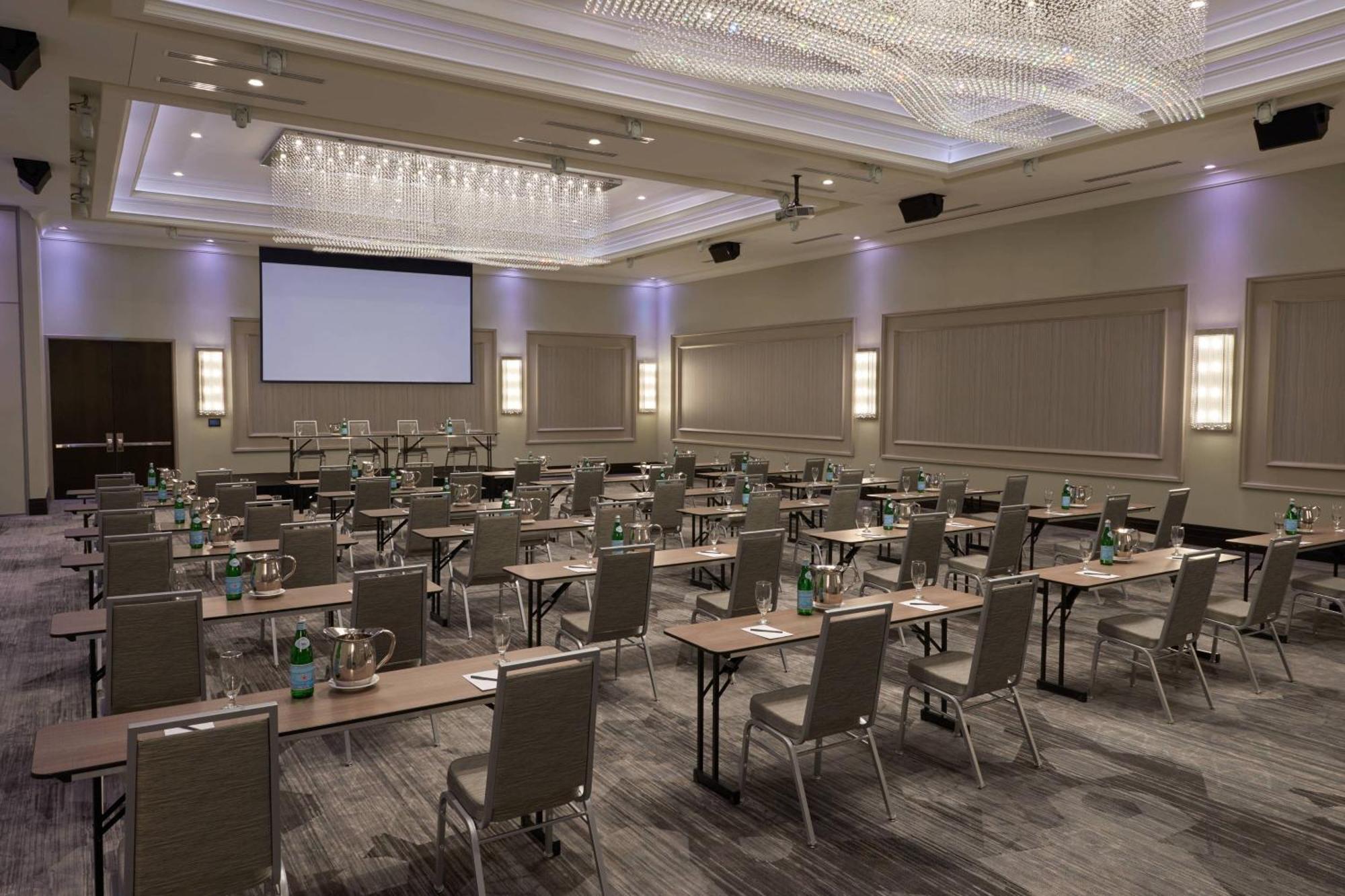 Courtyard By Marriott Oshawa Otel Dış mekan fotoğraf