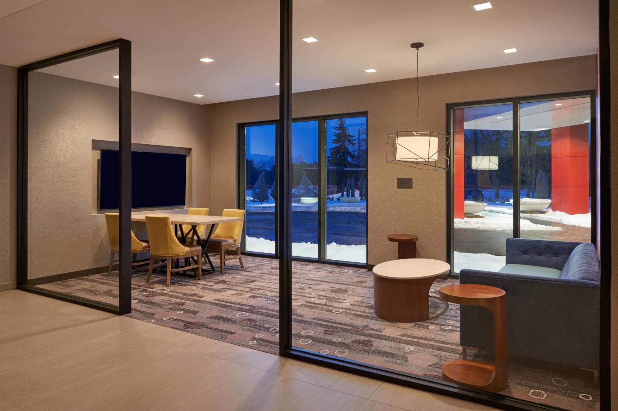 Courtyard By Marriott Oshawa Otel Dış mekan fotoğraf